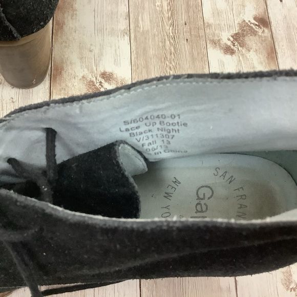 GAP black lace up suede booties - Picture 7 of 10